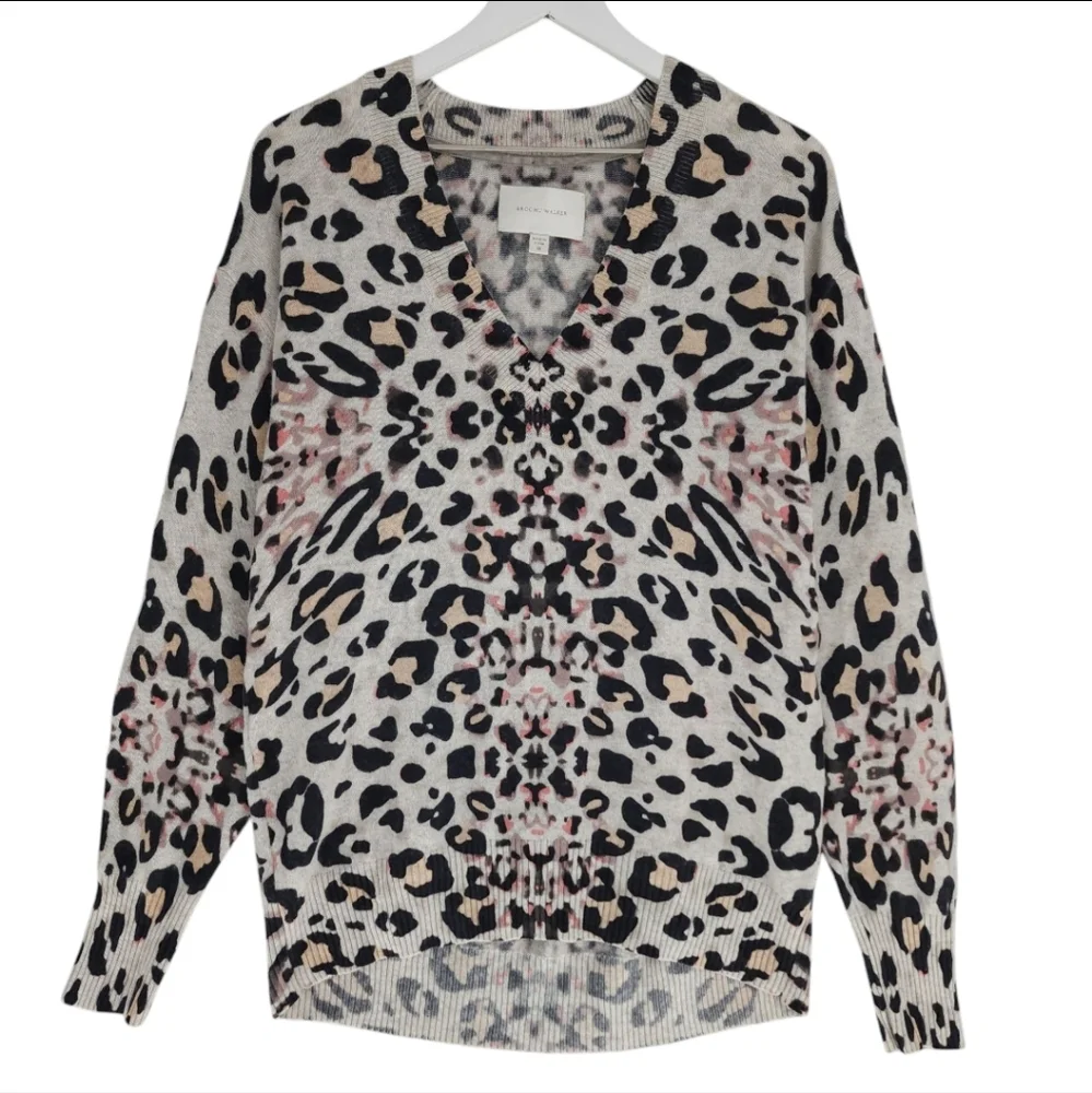 Brochu Walker Cashmere The Kelso Leopard Print Vee Sweater - Picture 4 of 10